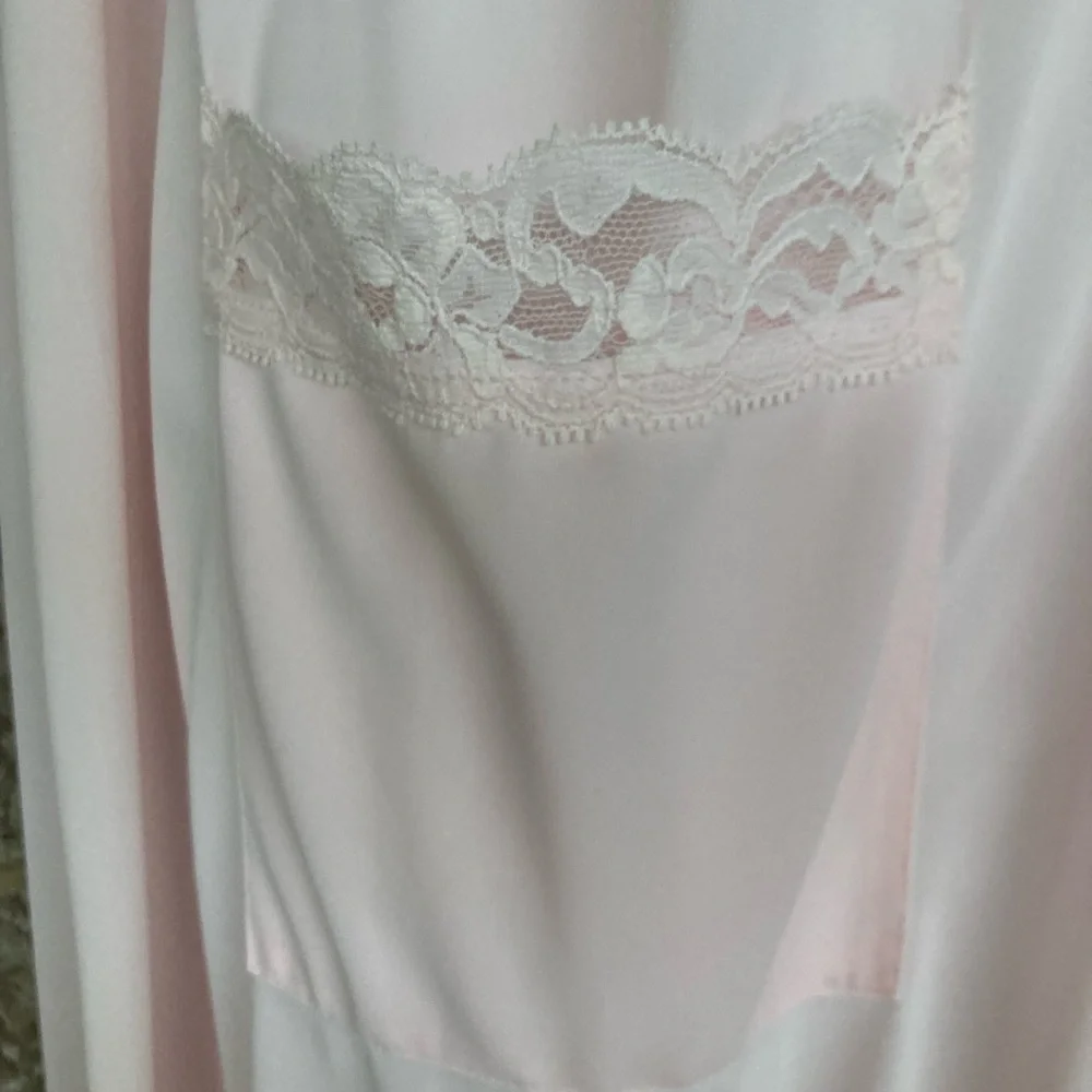 70s Vintage Pastel Pink Robe Floral Lace Satiny Button down front Size M